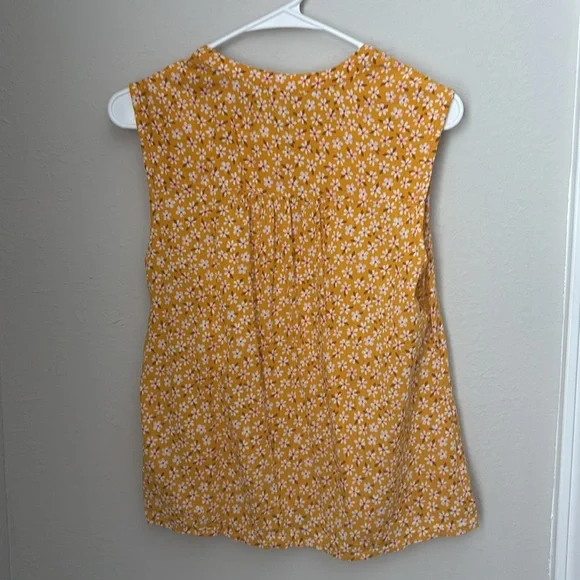 Old Navy Floral Yellow Sleeveless Top - Picture 3 of 3